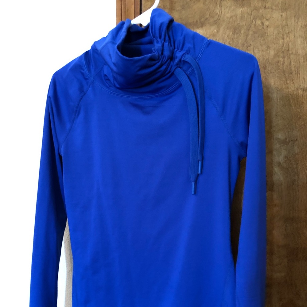 Athletic sweatshirt with ruched neck